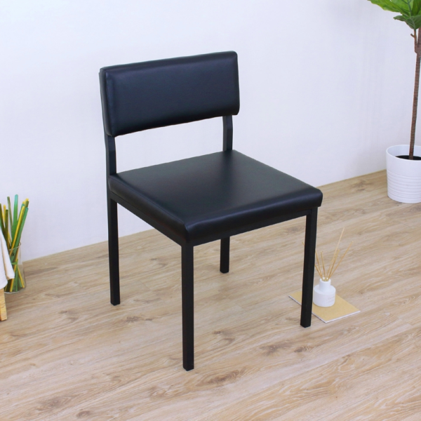 Catalina office chair with ergonomic design and cushioned seat