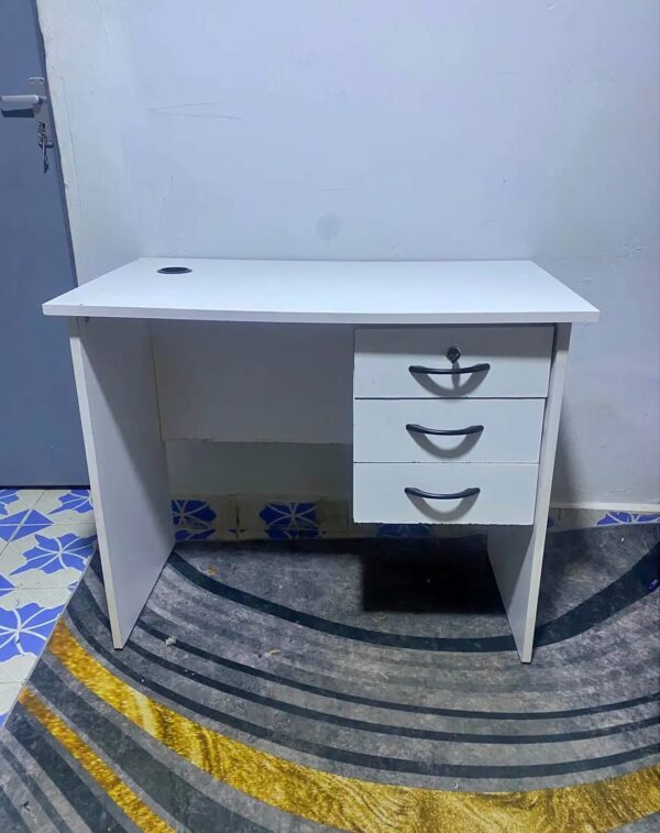 WhatsApp Image 2026-04-24 at 23.22.51 (3) Modern Office Study Desk – Perfect Fit for Home Offices.