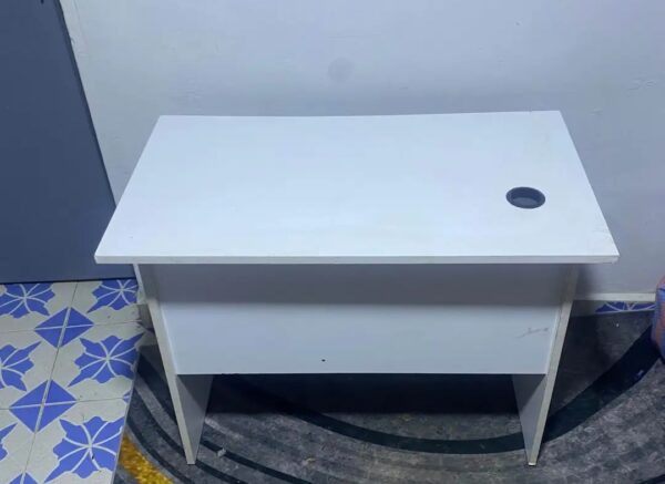 WhatsApp Image 2026-04-24 at 23.22.51 (4) Modern Office Study Desk – Perfect Fit for Home Offices.