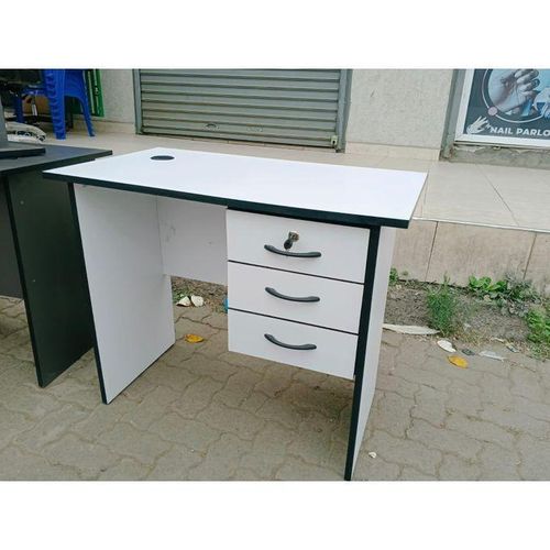 Simple Office Desk for Modern Minimal Workspace Simple Office Desk for home and office workspace use